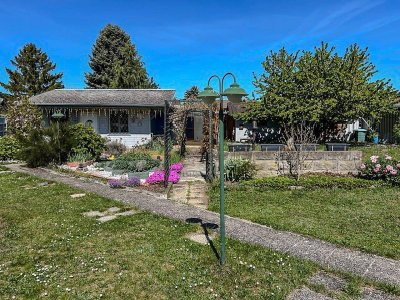 TOP-KAUFPREIS, bezauberndes kleines Haus mit Traumgarten