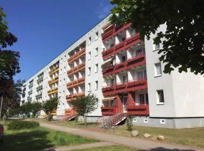 Wohnen - 04. OG - rechts - Ziolkowskistraße 58 Schöne 3-Raum Wohnung mit EBK