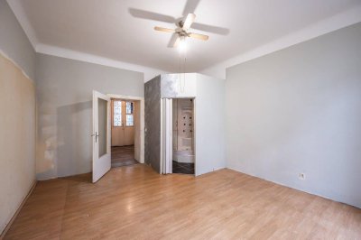++NEU++ Kompaktes Altbau-Apartment mit viel Potenzial – perfekt für kreative Lösungen