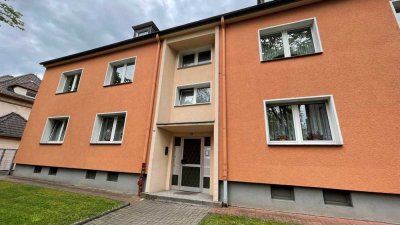 ** Tolle Aussichten für Kapitalanleger! ** Vermietete 4,5-Raum- ETW mit Garten in E- Altenessen !