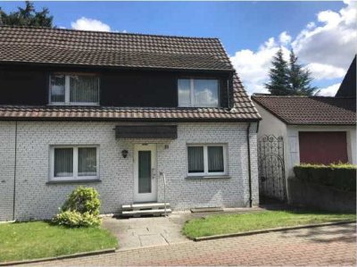 Doppelhaushälfte mit großem Garten und Garage in ruhiger Lage von Essen