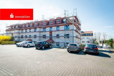 Hattersheim: Dreizimmer-Dachgeschosswohnung mit Terrasse und Stellplatz