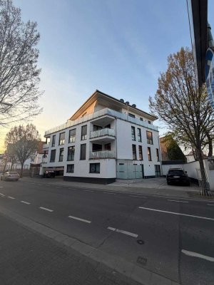 Moderne 3-Zimmer-Wohnung mitten im Zentrum mit Aufzug und Top  ausgestattet