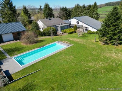 Reserviert! Anwesen für Visionäre,
Traumgrundstück 51.000 m², Außenbereich,
649 m² Gesamtfläche...
