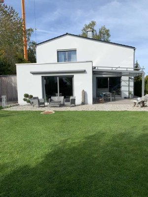 Traumhaftes Einfamilienhaus mit großem Garten und Alpenblick - perfekt für Familien!
