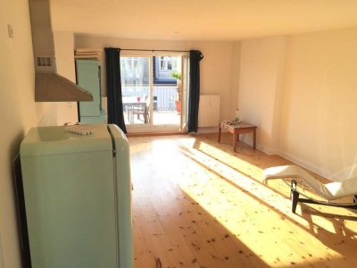 Super schöne helle Dachgeschosswohnung mit großer & sonniger Dachterrasse + SOLARANLAGE