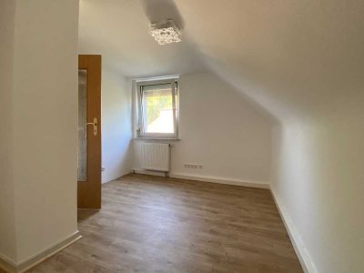Schöne gemütliche 1,5 -Raum-Dachgeschosswohnung in Offenbach am Main