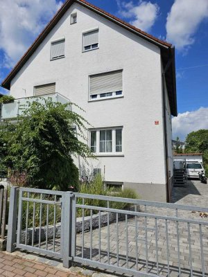 Verkaufe Haus mit großem Grundstück in bester Lage in Freising.