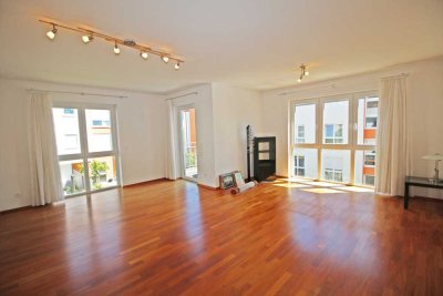 Bezugsfreie 3-Zi-Wohnung - Aufzug - Balkon - TG-Stellplatz *** PROVISIONSFREI für den Käufer ***