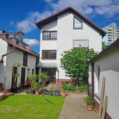 Zweifamilienhaus mit Potential für mehrere Generationen