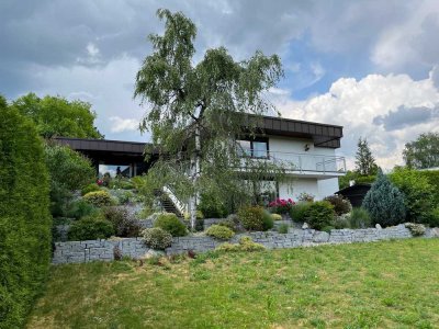 Großzügiges Einfamilienhaus in moderner Architektur - Top gepflegt // Nah am Audi-Werk