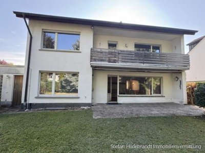 Großzügiges Einfamilienhaus mit Traumgrundstück in begehrter Lage von Maintal-Dörnigheim