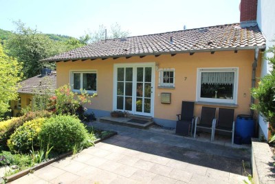 Familienidyll in ruhiger Lage: Reihenhaus mit Garten