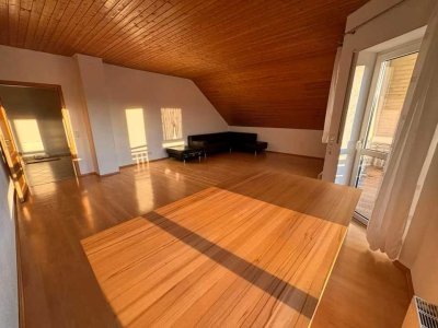 Helle, lichtdurchflutete 4-Zimmer Wohnung, 112qm, ruhige Ortsrandlage