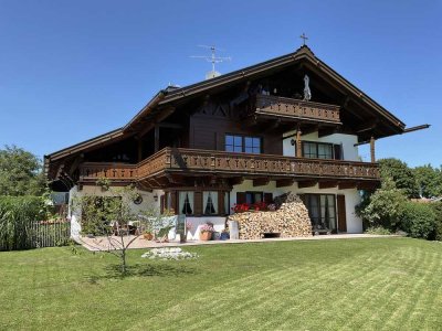 Neuwertige 2,5-Zimmer-Dachgeschosswohnung mit Balkon und EBK in Eschenlohe