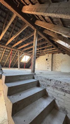 Willich- City: entkernte Doppelhaushälfte mit großem Grundstück  zu Verkaufen