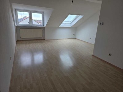 Schöne Wohnung am Schwanenweiher/Ostpark neu zu vermieten