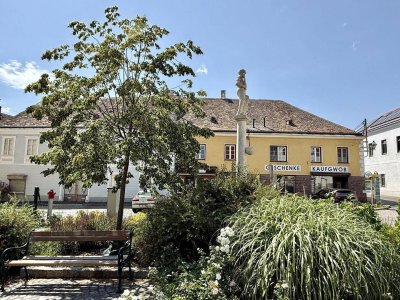 OHNE MAKLER! Traumlage am Rathausplatz - helle Wohnung im Herzen Pulkaus