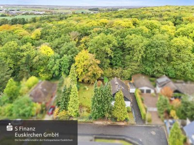 Traumlage am Waldrand - großzügiges Baugrundstück mit Fertighaus in Kommern-Süd