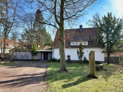 Celle - Hehlentor: Vermietetes Einfamilienhaus auf großem Grundstück in Bestlage