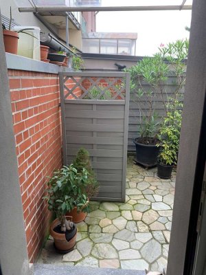 Für Kapitalanleger/vermietet: Schönes 6-Zimmer-Mehrfamilienhaus