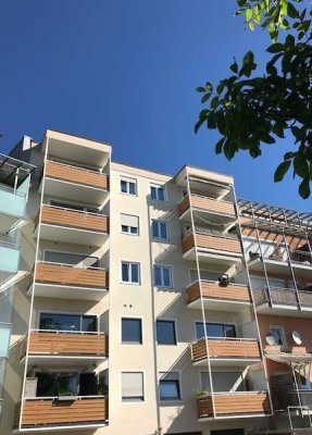 2-Zi.-Whg. im 2.OG mit Ostbalkon und herrlichem Bergblick, zentral in Freilassing.