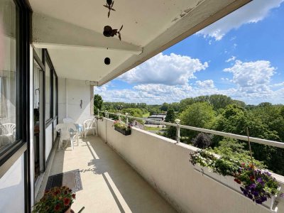 Großzügige sowie helle 3-Zimmer-Wohnung mit sonnigem Balkon und Weitblick in guter Lage