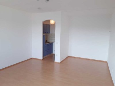 Lichtdurchflutete 1,5-Zimmer-Wohnung mit Balkon und kleiner Einbauküche