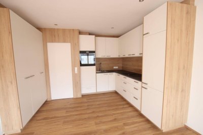 Neu sanierte sonnige 2 Zimmer Wohnung mit Balkon in Viktring - Siebenbürgengasse