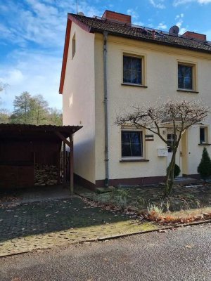 Preiswertes 3-Zimmer-Reihenendhaus mit gehobener Innenausstattung und EBK in Strausberg