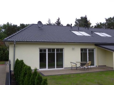 Neubau-Bungalow als Doppelhaushälfte, Kleines Neubaugebiet "In den Gärten" in Schneverdingen-Zentrum