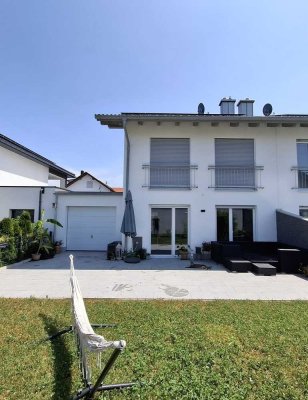 moderne Doppelhaushälfte mit zentraler Lage in Ottobeuren