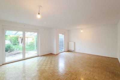 Modernes Reihenmittelhaus mit Garten, Studiozimmer und Dachterrasse – Wohnen auf 4 Etagen!