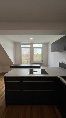 Exklusiver Erstbezug – 4 ZKB mit Terrasse & Weitblick | Modernes Design | Historischer Charme