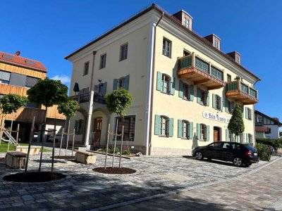 Exklusive 3-Zimmer-Wohnung mit Balkon und EBK in Herzen von Glonn