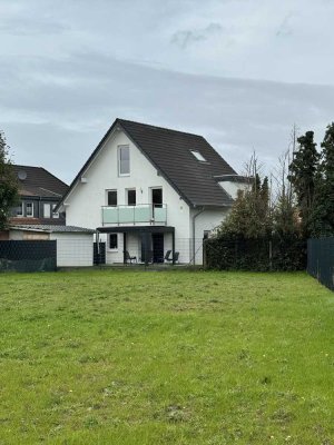 Frisch sanierte 4 Zimmerwohnung inkl. Studio in Ratheim