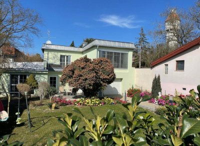 Lebensqualität! Uneinsehbares Wohnhaus in zentraler, grüner Ruhelage