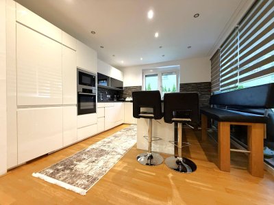 Wohnen im Zentrum: Neuwertige 3-Zimmer Gartenwohnung