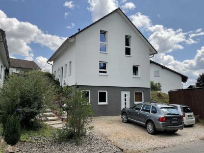 Attraktives Wohnhaus mit Einliegerwohnung in Lützenhardt