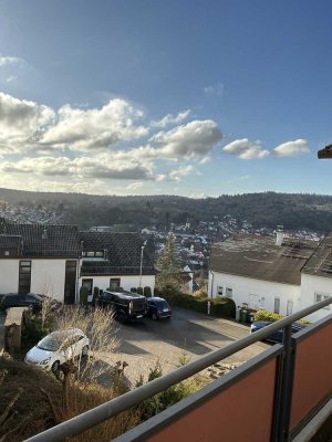 Möblierte, sanierte 3-Zimmer Wohnung mit toller Aussicht