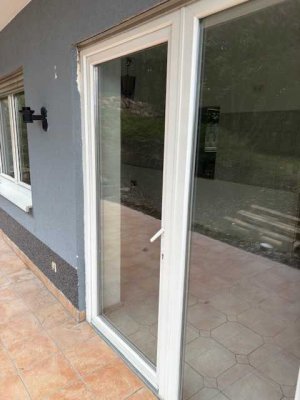 Schöne und vollständig renovierte 2-Raum-Erdgeschosswohnung mit Balkon in Sankt Wendel