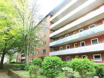 Gesucht und gefunden! Renovierte drei Zimmer Wohnung frei!