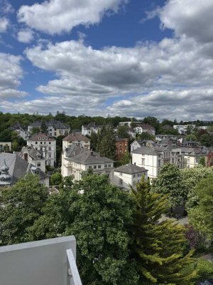 Attraktive 4 Zimmerwohnung mit sehr guter Raumaufteilung in Wiesbaden Nerotal