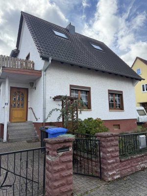 (G) Lück-Familienhaus mit 12 Zimmern in Hettenleidelheim
