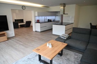 Luxuriöse 4-Raum-Terrassenwohnung mit EBK, tolles Bad, Gaskamin, begehbarer Kleiderschrank