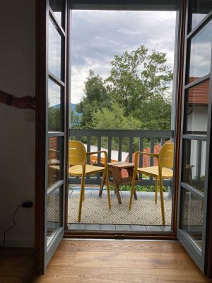 Möblierte 2-Zi-Wohnung in Übersee mit gehobener Ausstattung - Mindestmietdauer 3 Monate