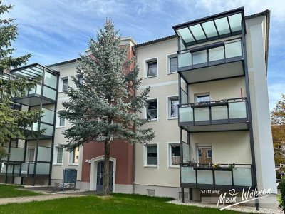 Helle 2-Raumwohnung mit Wanne und großem Balkon