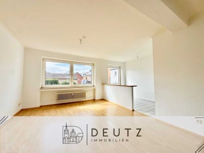 Helle 2 Zimmer Wohnung mit offener Wohnküche