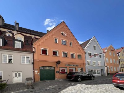 Nachtlokal - Club und 4 1/2 Zimmerwohnung