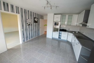 Provisionsfrei* Lichtdurchflutete 4-Zimmer Wohnung mit Balkon in Freiburg Weingarten